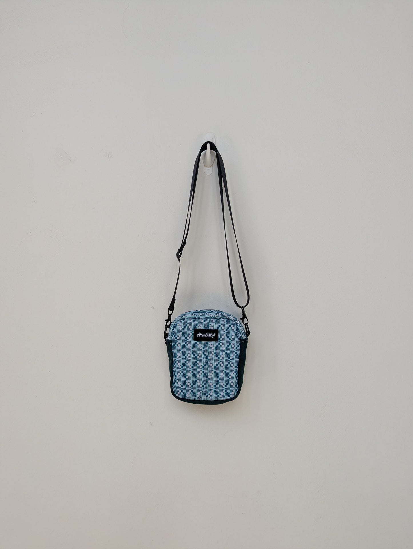 Upcycled Buntsh-box bag, Green & White Traditional Thailand Pattern Fabric (1 of 3)