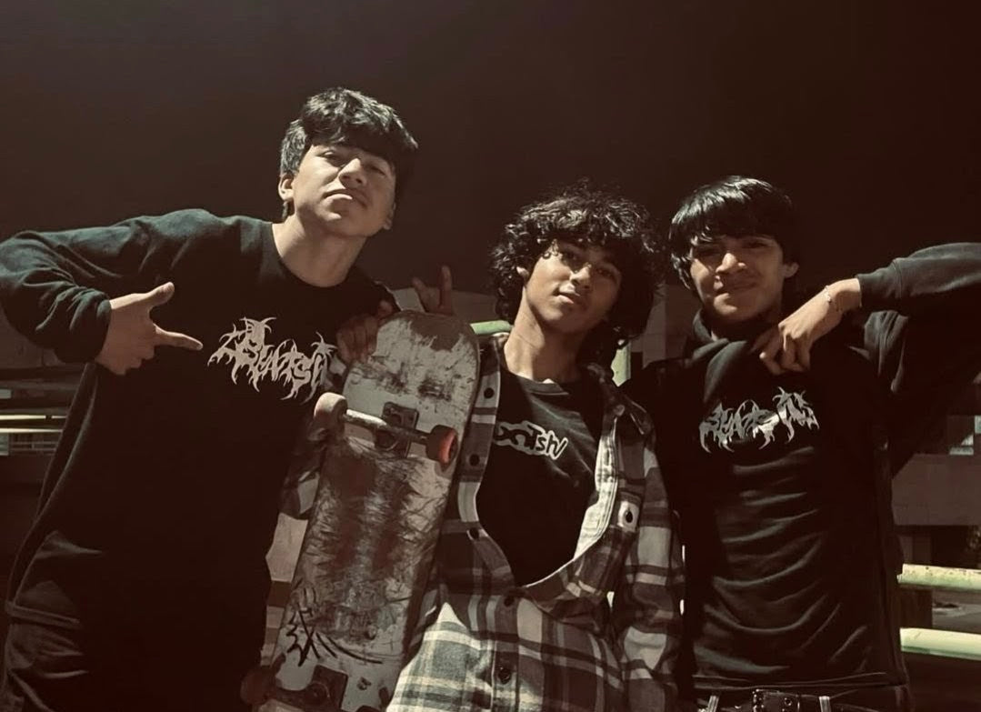 Long Sleeve, Buntsh-Goth Logo, Black t-shirt