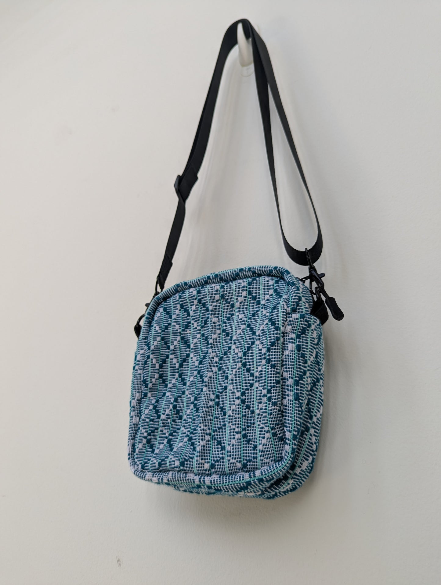Upcycled Buntsh-box bag, Green & White Traditional Thailand Pattern Fabric (2 of 3)
